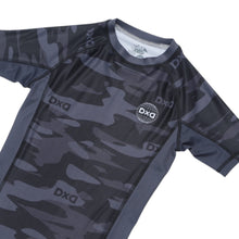 Load image into Gallery viewer, Kids Sub Hunter Rash Guard - Black