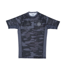 Load image into Gallery viewer, Sub Hunter Rash Guard - Black